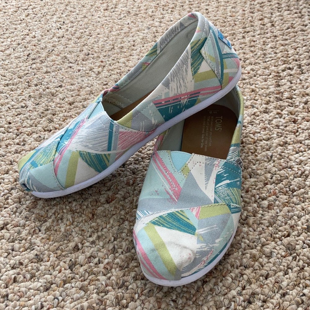 Tom’s Slip ons